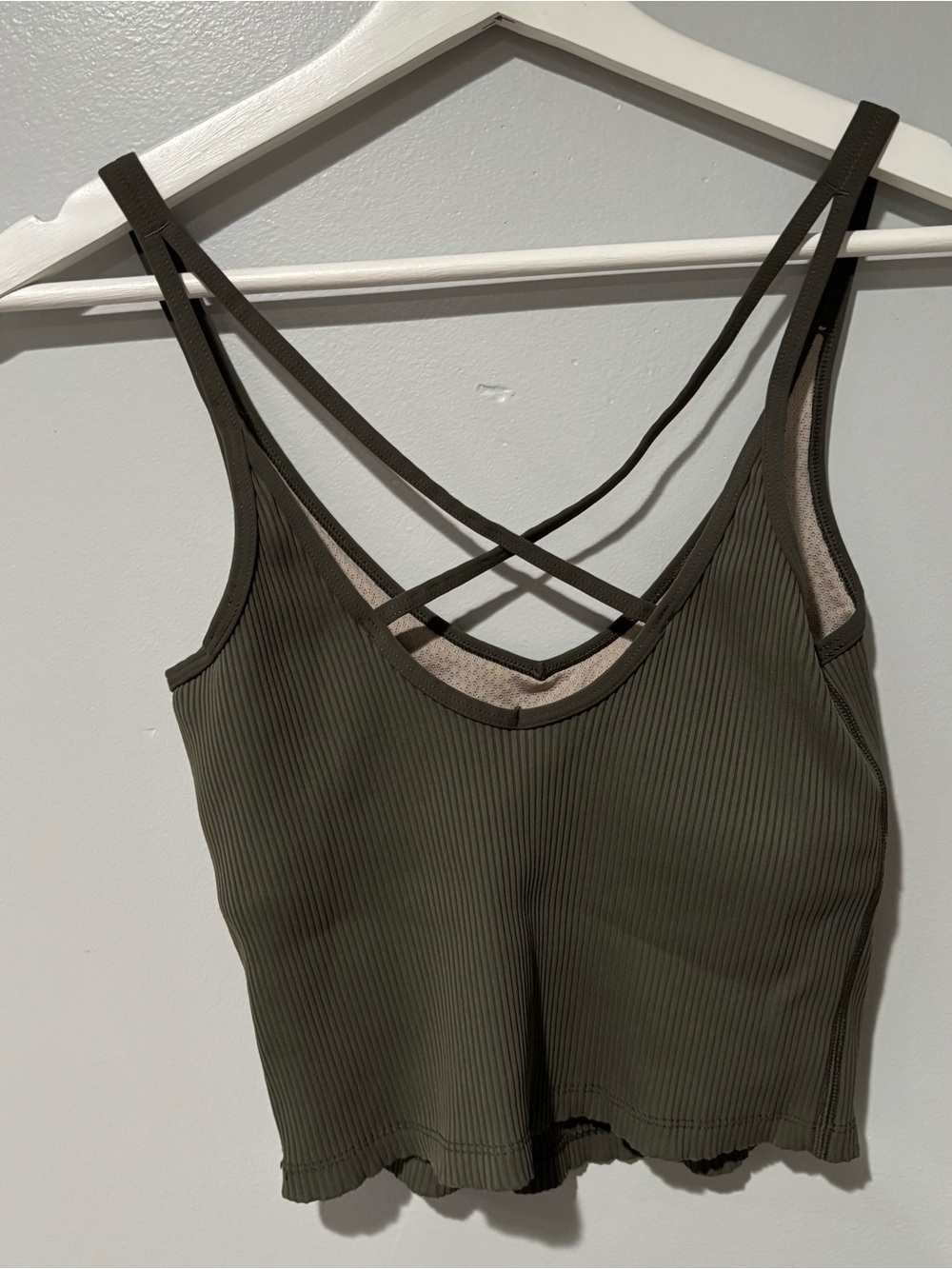 Vuori Ribbed Crop Top - Picture 4 of 6